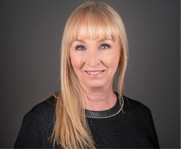 Laura Hosler Headshot